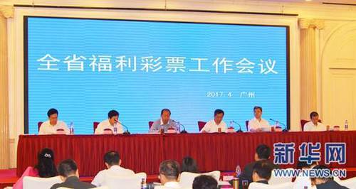 主人调教抖m女总裁贱奴伺候主人h